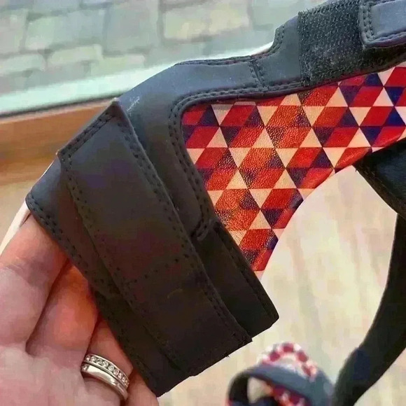 Tory Burch Tory Sport Velcro Sandals Navy sz 7.5 (runs small) - Picture 8 of 15